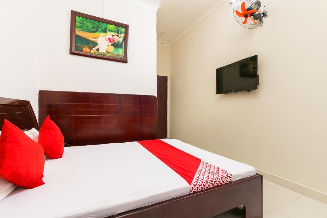 Oyo 486 Nhat Nhat Hotel Thành Pho Ho Chí Minh Esterno foto
