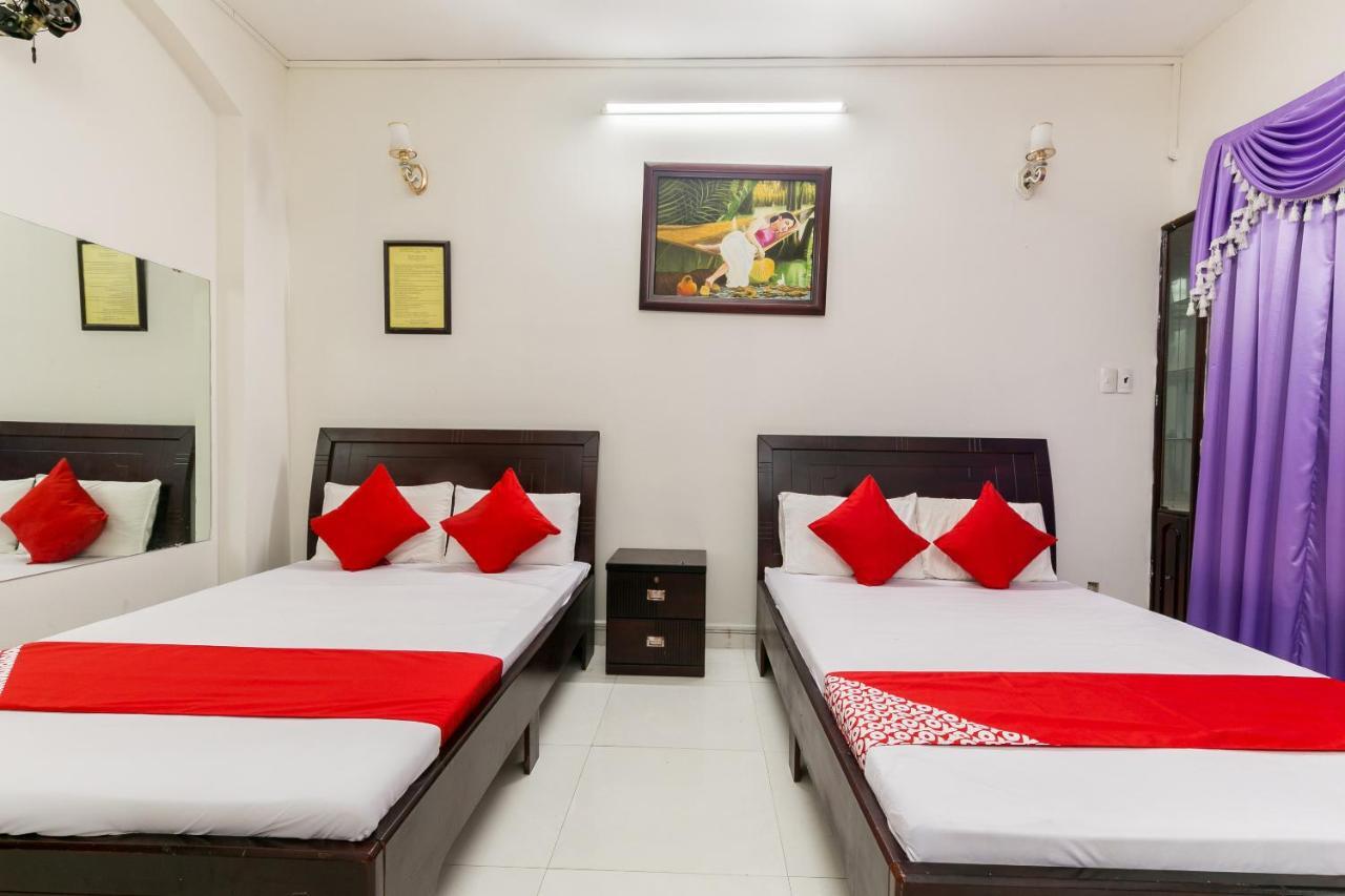 Oyo 486 Nhat Nhat Hotel Thành Pho Ho Chí Minh Esterno foto