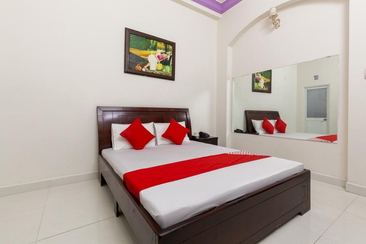 Oyo 486 Nhat Nhat Hotel Thành Pho Ho Chí Minh Esterno foto