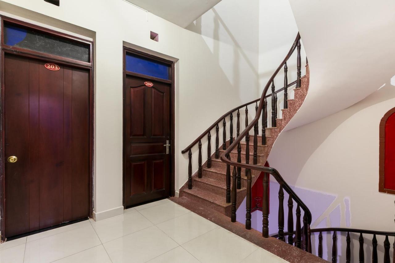 Oyo 486 Nhat Nhat Hotel Thành Pho Ho Chí Minh Esterno foto