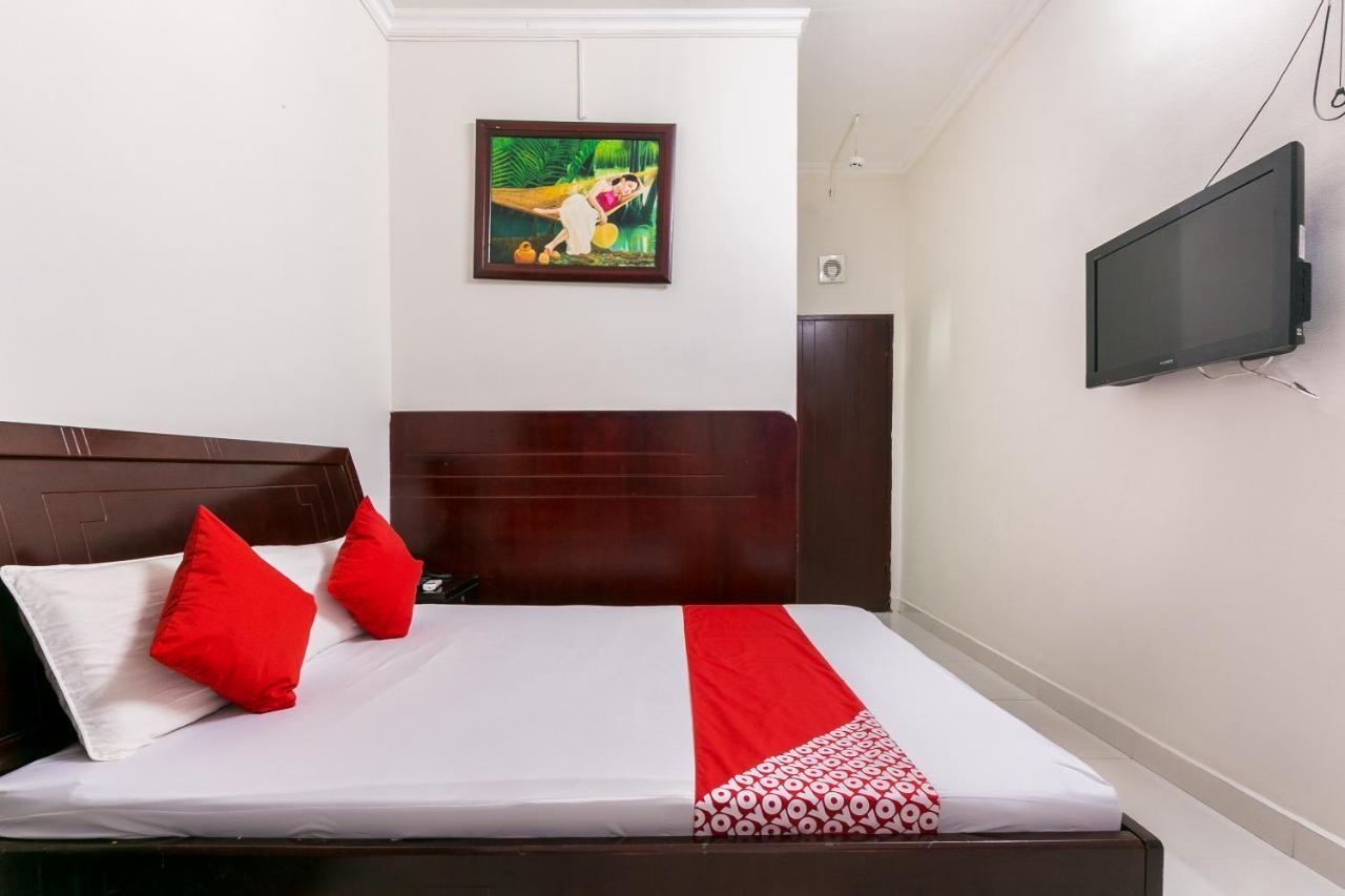 Oyo 486 Nhat Nhat Hotel Thành Pho Ho Chí Minh Esterno foto