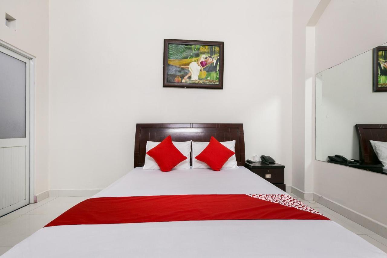 Oyo 486 Nhat Nhat Hotel Thành Pho Ho Chí Minh Esterno foto
